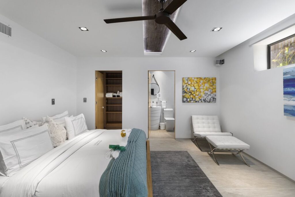 BEDROOM 7