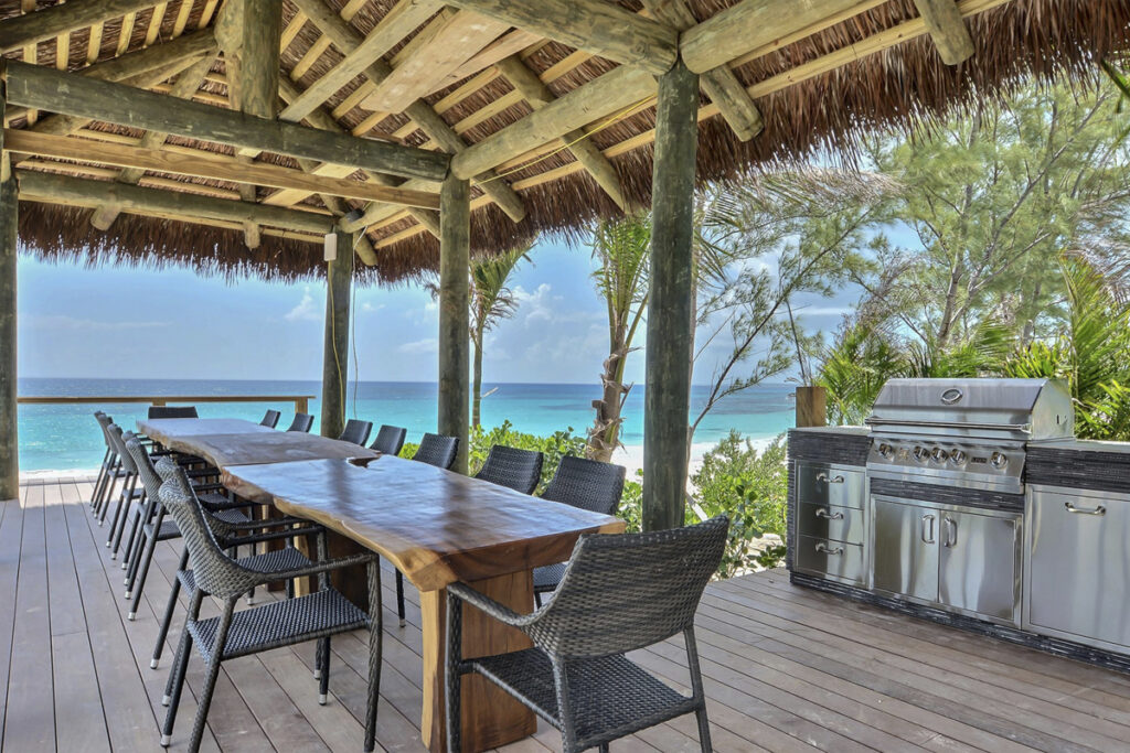 TIKI & SUMMER KITCHEN