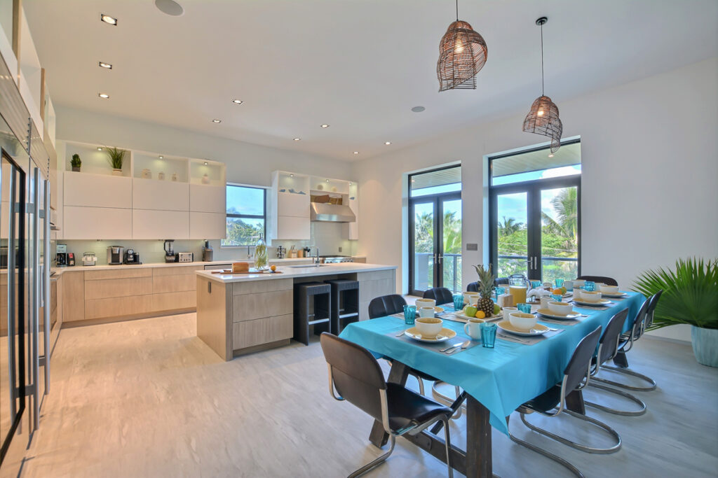 MAIN KITCHEN