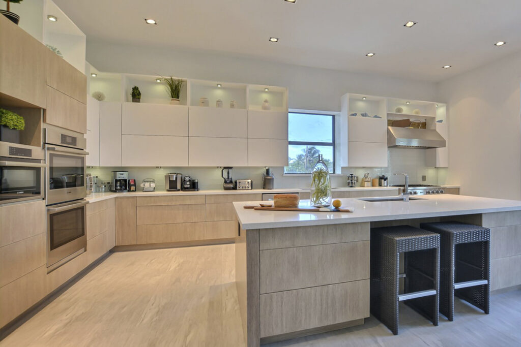 MAIN KITCHEN