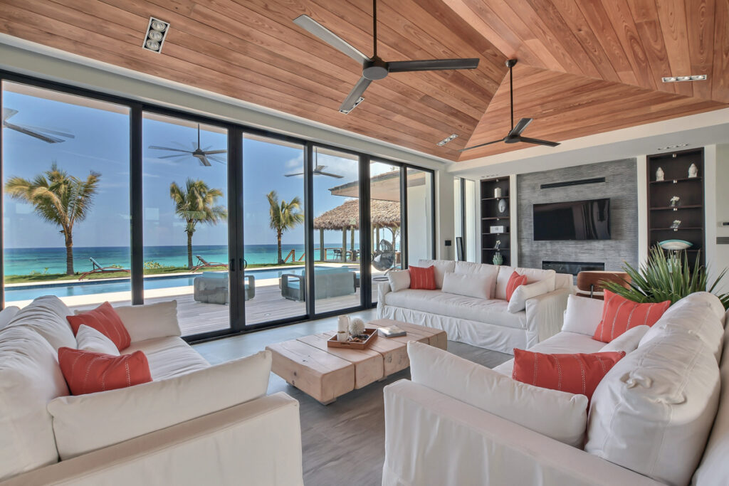 MAIN LIVINGROOM